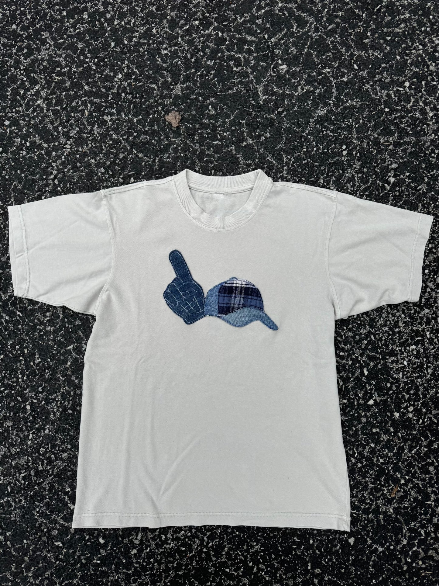 BLUE AND WHITE TEE