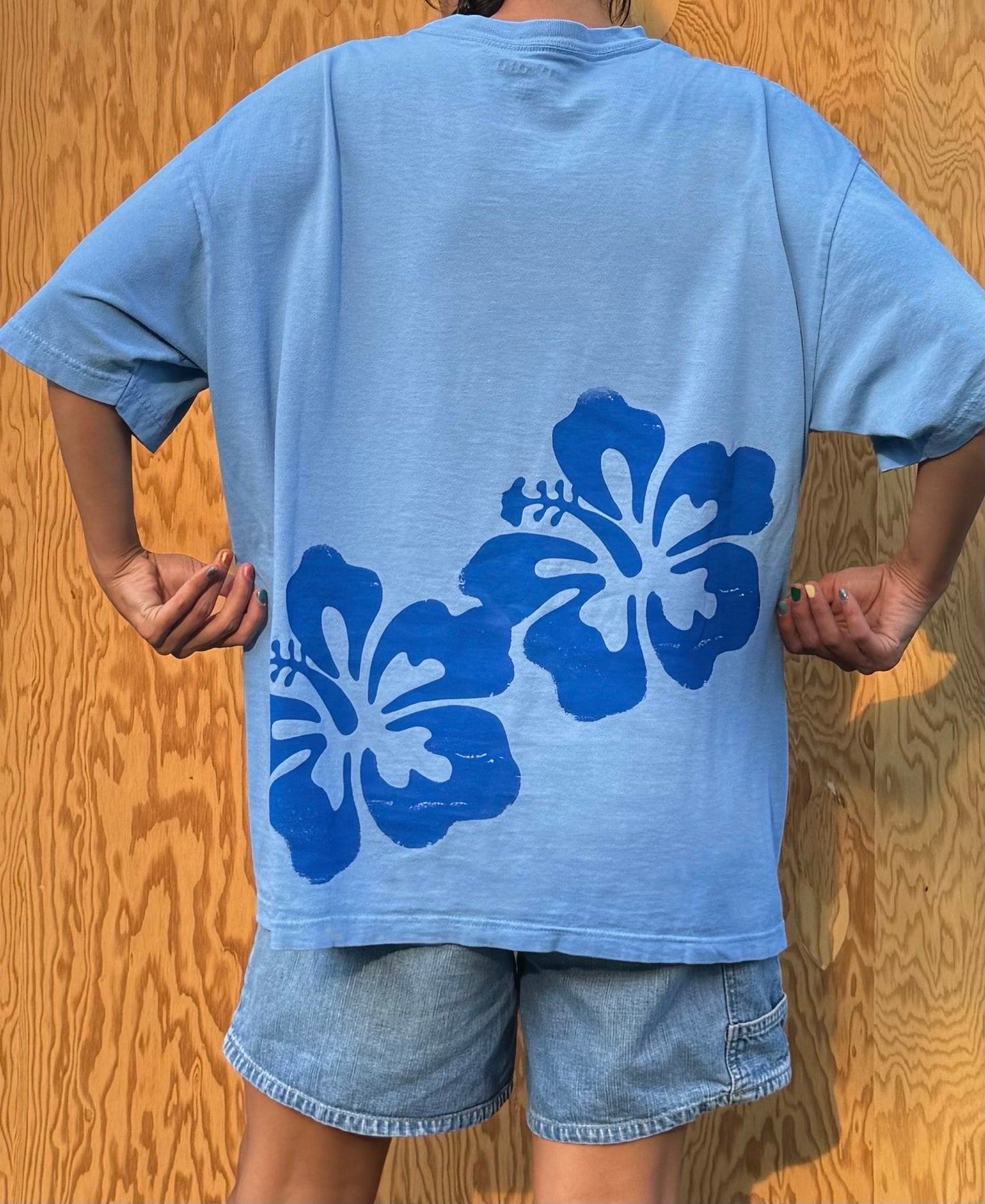 BLUE HIBISCUS TEE